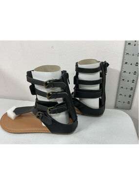 Womans New Wild Diva Tanaya T Strap Buckle Gladiator Thong Sandals 6.5 Black